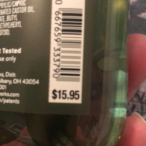 Tiana Bath & Body Set - Green Fragrance, Body Wash & Foaming Hand Soap - Picture 6 of 7